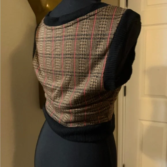 Top - Picture 2 of 3